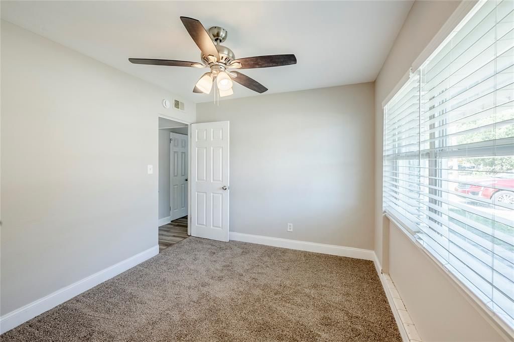 合同活跃: $225,000 (3 贝兹, 1 浴室, 1152 平方英尺)