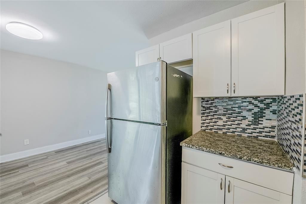 合同活跃: $225,000 (3 贝兹, 1 浴室, 1152 平方英尺)