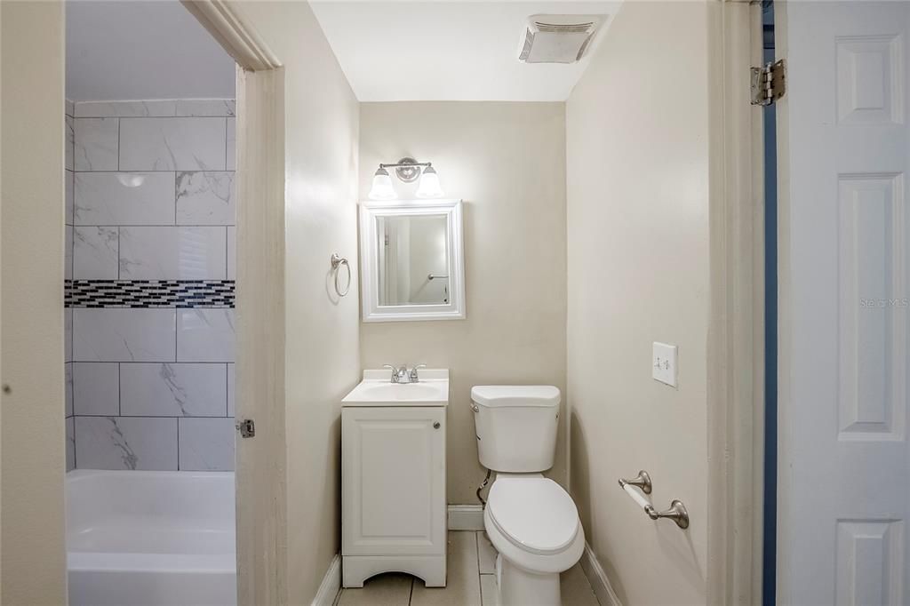 合同活跃: $225,000 (3 贝兹, 1 浴室, 1152 平方英尺)