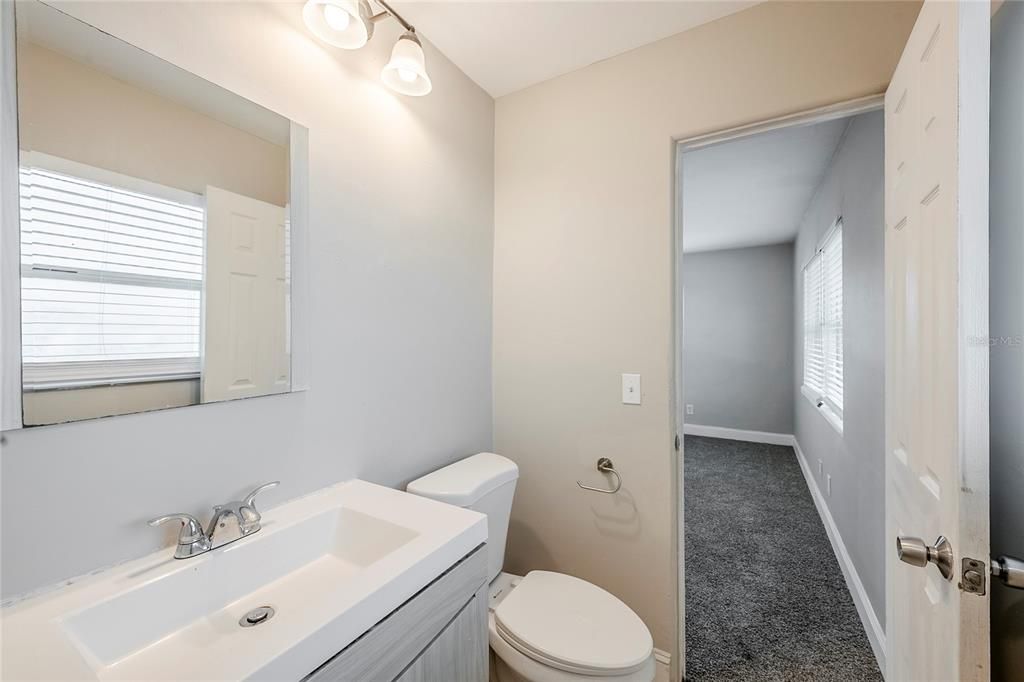 合同活跃: $225,000 (3 贝兹, 1 浴室, 1152 平方英尺)