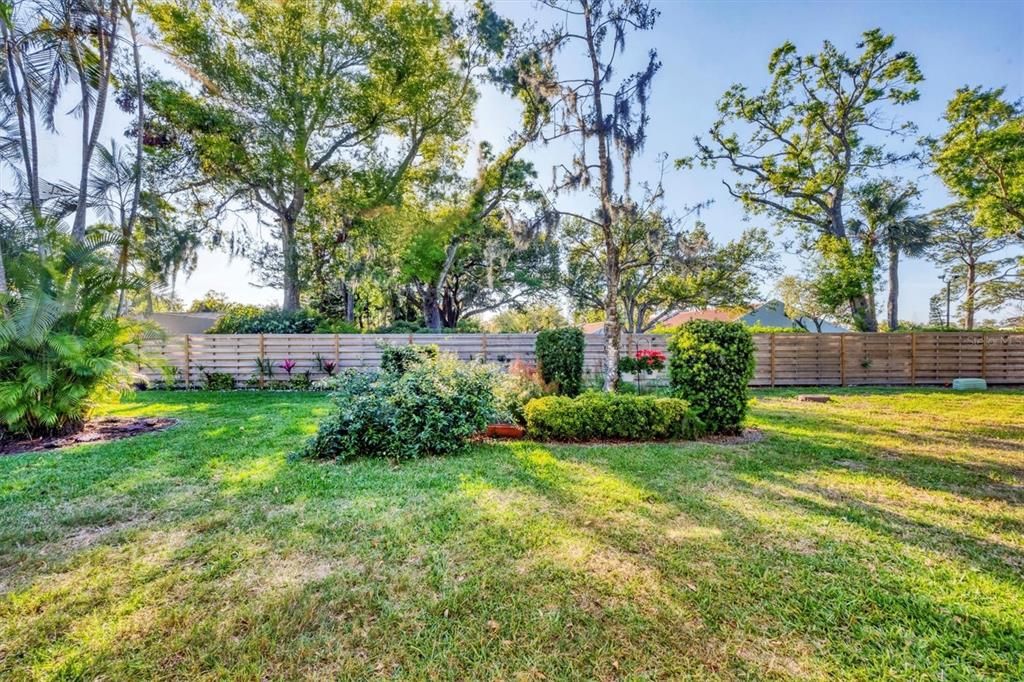 На продажу: $275,000 (2 спален, 2 ванн, 1374 Квадратных фут)