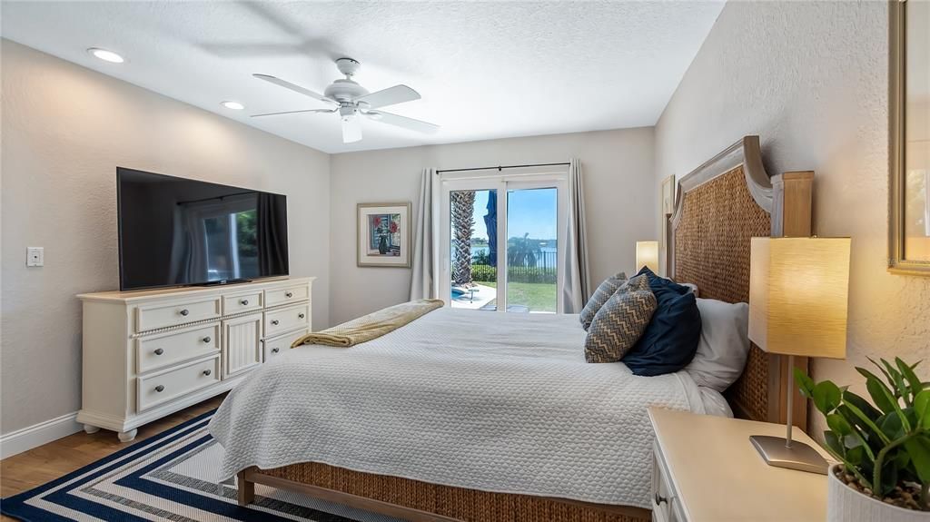 For Sale: $750,000 (5 beds, 4 baths, 3337 Square Feet)