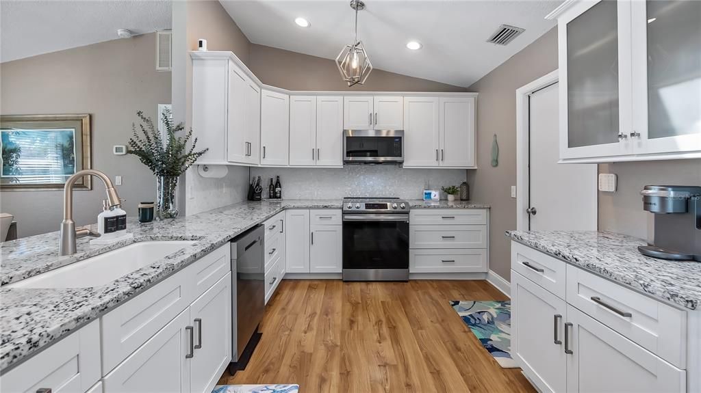 For Sale: $750,000 (5 beds, 4 baths, 3337 Square Feet)