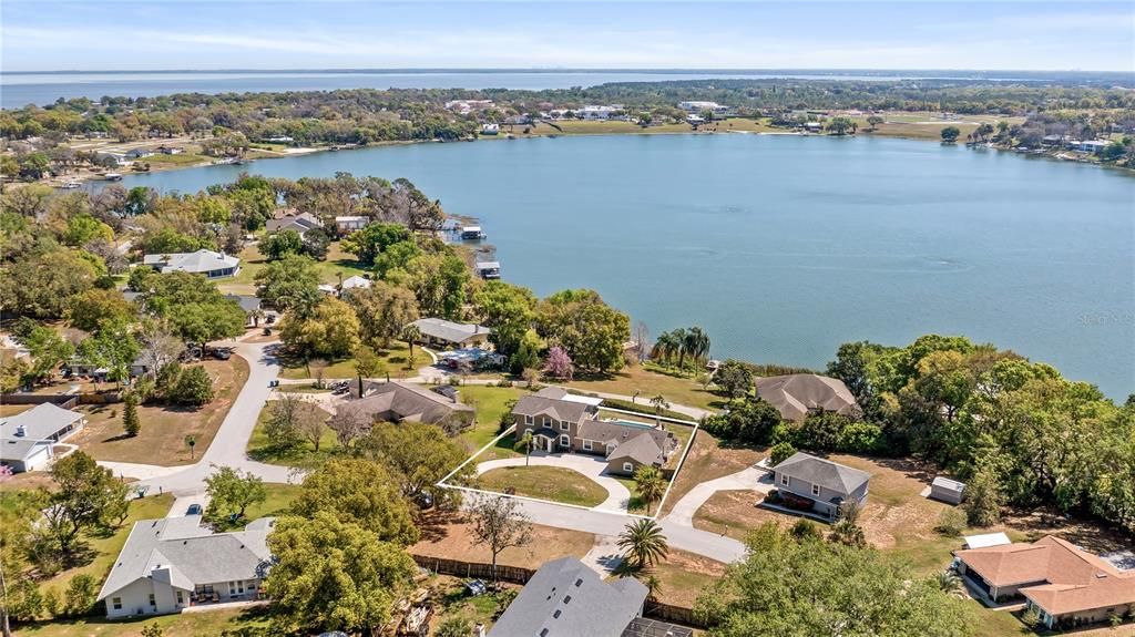 For Sale: $750,000 (5 beds, 4 baths, 3337 Square Feet)