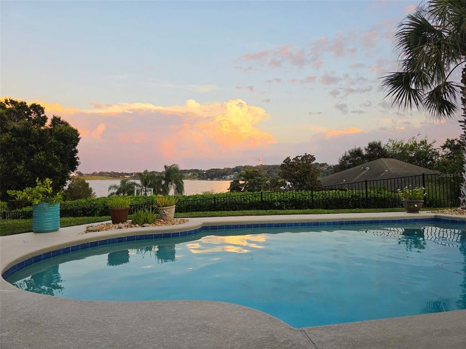 For Sale: $750,000 (5 beds, 4 baths, 3337 Square Feet)