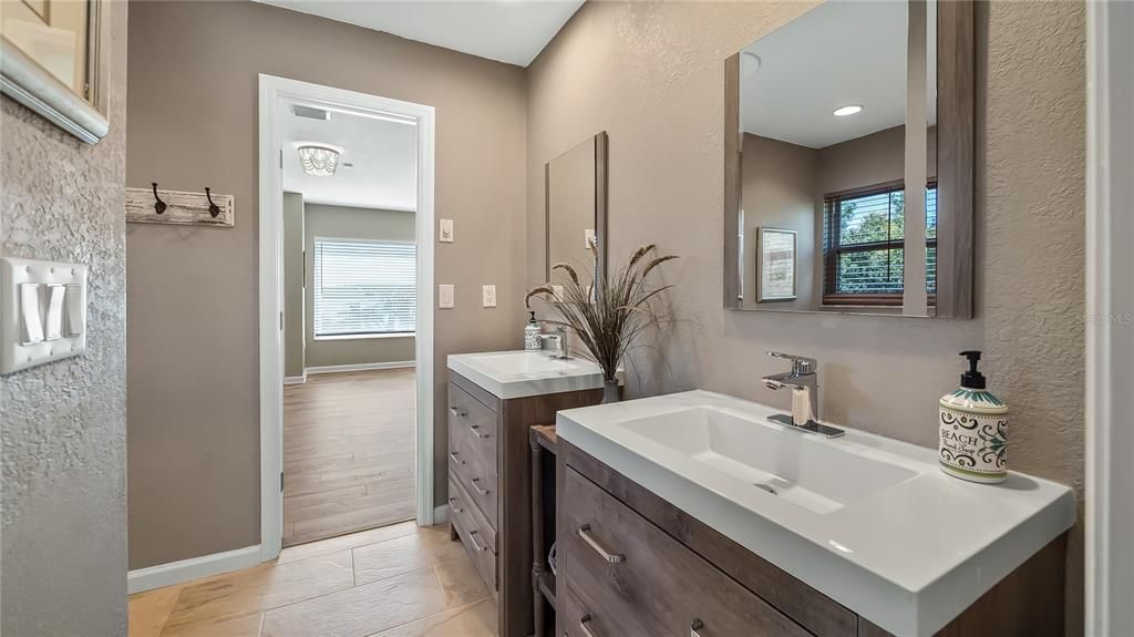 For Sale: $750,000 (5 beds, 4 baths, 3337 Square Feet)