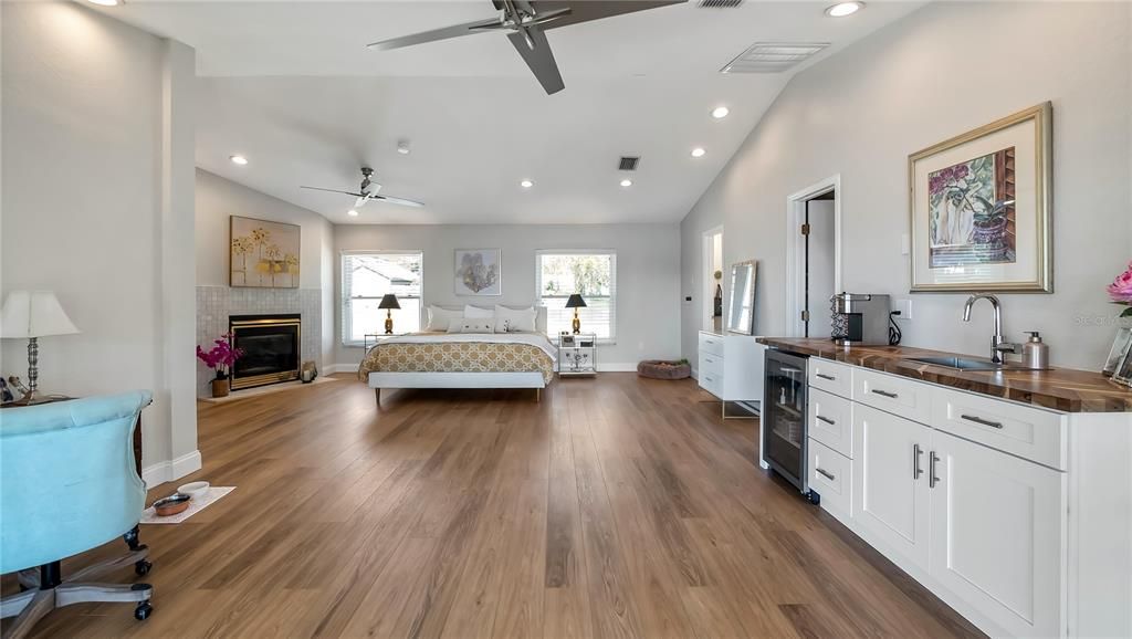 For Sale: $750,000 (5 beds, 4 baths, 3337 Square Feet)