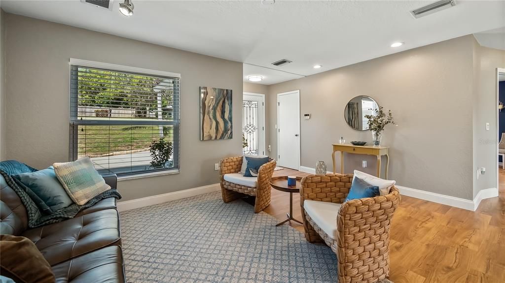 For Sale: $750,000 (5 beds, 4 baths, 3337 Square Feet)