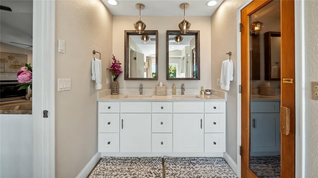 For Sale: $750,000 (5 beds, 4 baths, 3337 Square Feet)