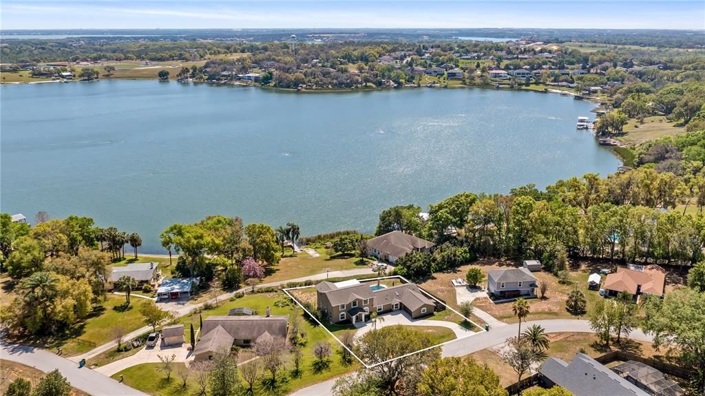 For Sale: $750,000 (5 beds, 4 baths, 3337 Square Feet)