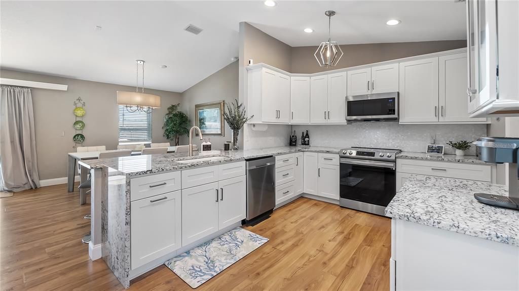 For Sale: $750,000 (5 beds, 4 baths, 3337 Square Feet)