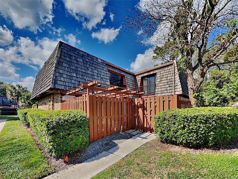 Recently Rented: $2,097 (3 beds, 3 baths, 1658 Square Feet)