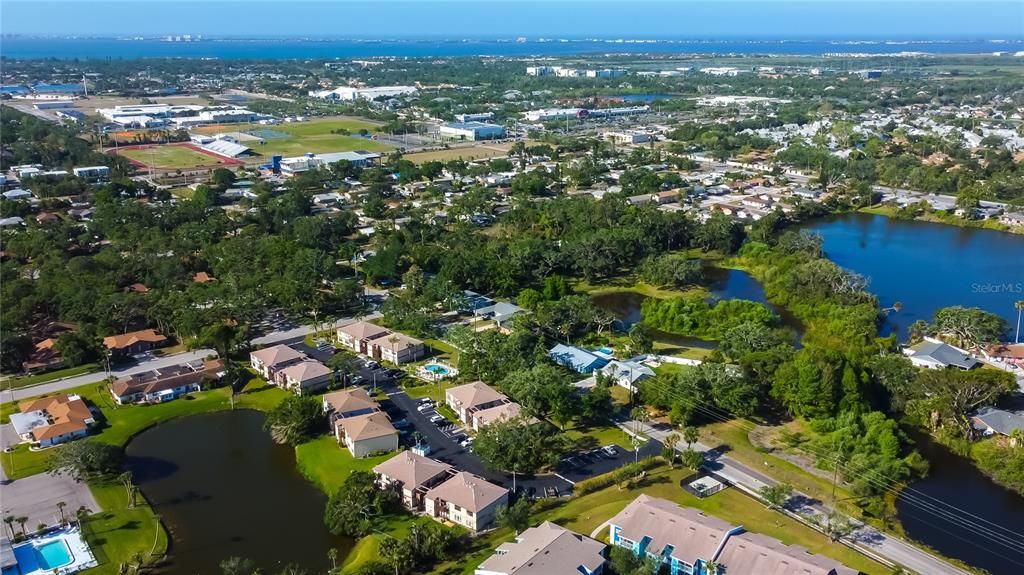 合同活跃: $69,900 (2 贝兹, 2 浴室, 960 平方英尺)