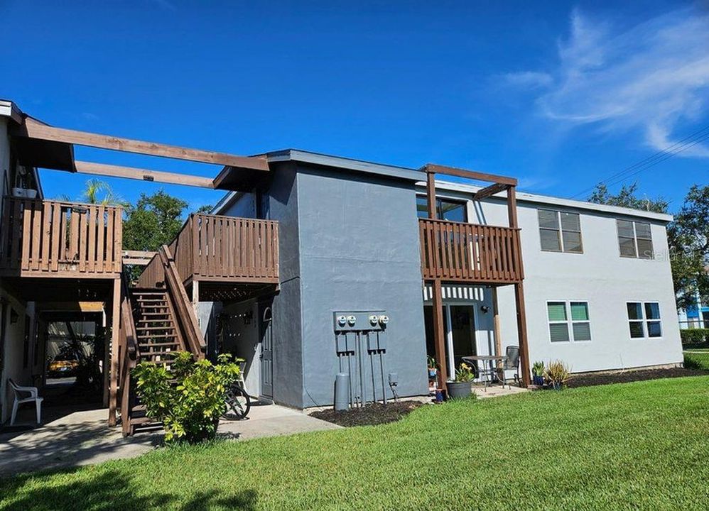 合同活跃: $69,900 (2 贝兹, 2 浴室, 960 平方英尺)