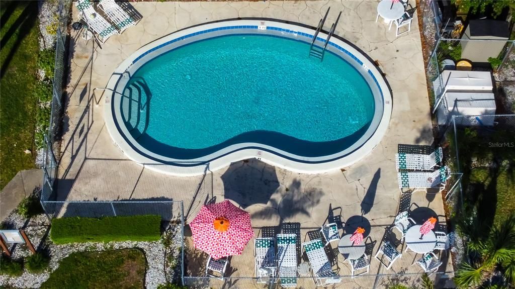 合同活跃: $69,900 (2 贝兹, 2 浴室, 960 平方英尺)