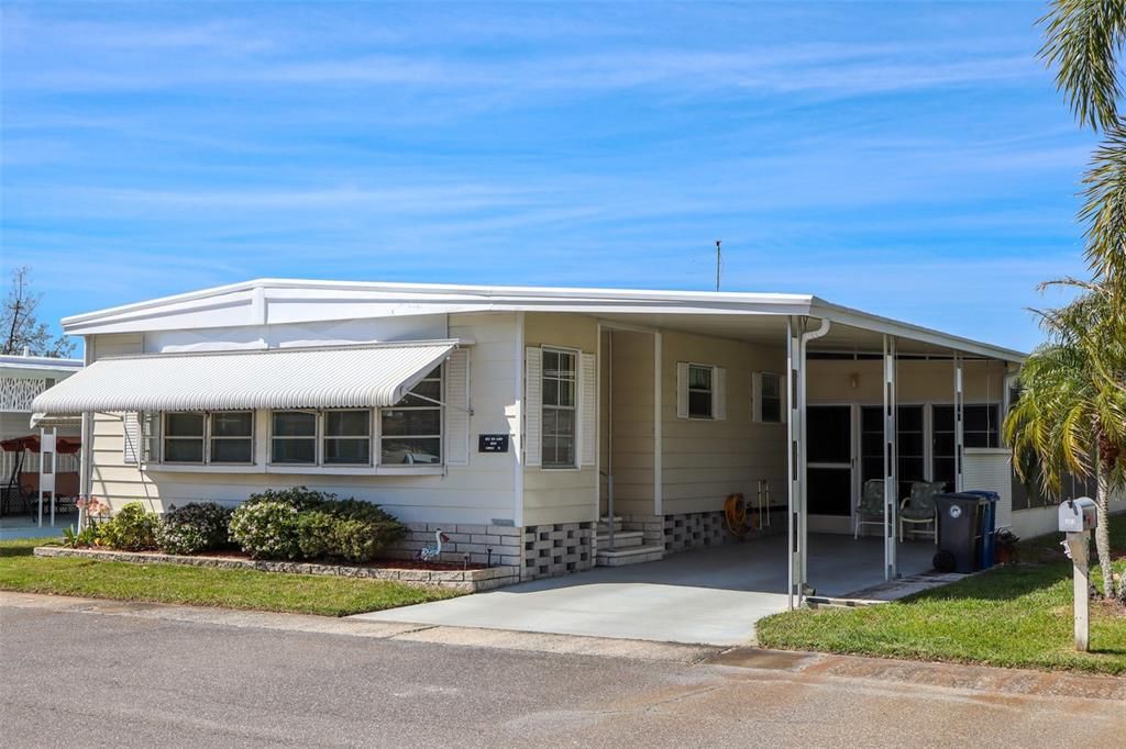 Vendido Recientemente: $179,999 (2 camas, 2 baños, 1382 Pies cuadrados)