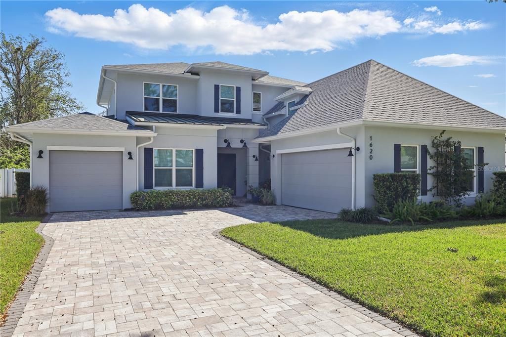 Recently Rented: $11,000 (6 beds, 4 baths, 3806 Square Feet)