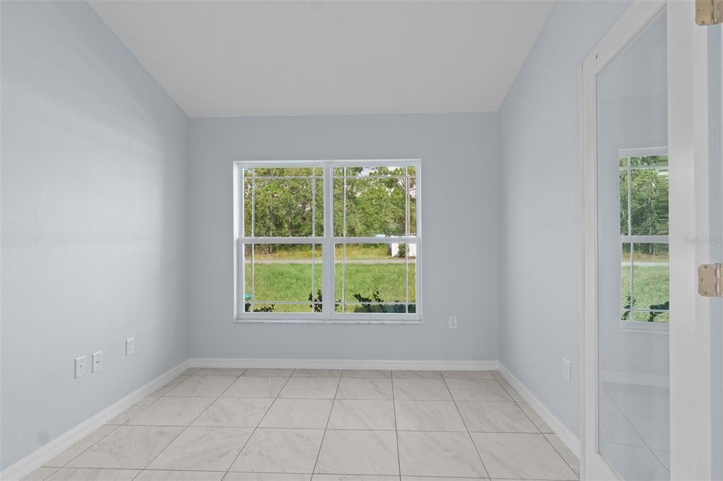 Active With Contract: $349,900 (3 beds, 2 baths, 1965 Square Feet)