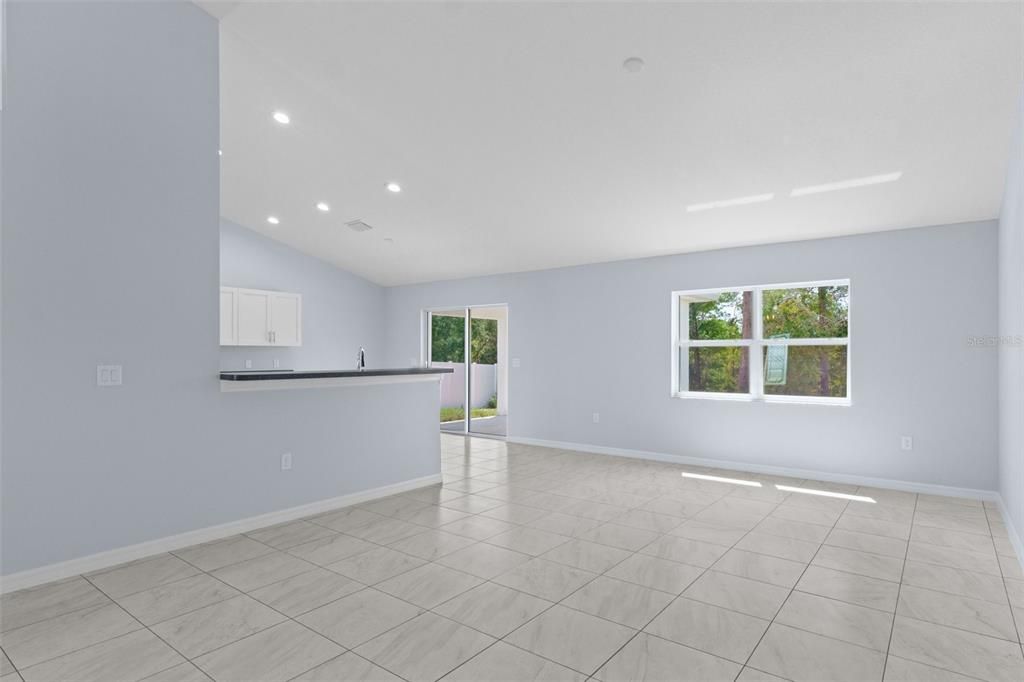 Active With Contract: $349,900 (3 beds, 2 baths, 1965 Square Feet)