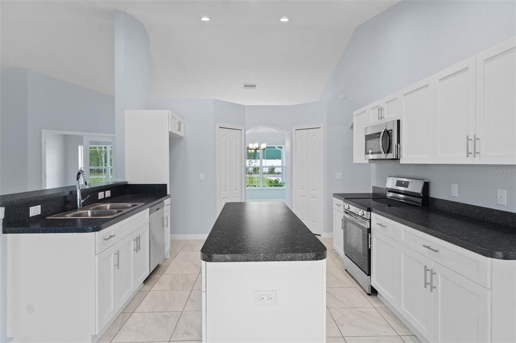 Active With Contract: $349,900 (3 beds, 2 baths, 1965 Square Feet)
