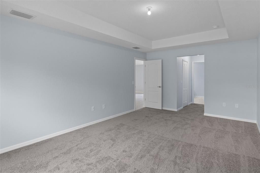 Active With Contract: $349,900 (3 beds, 2 baths, 1965 Square Feet)