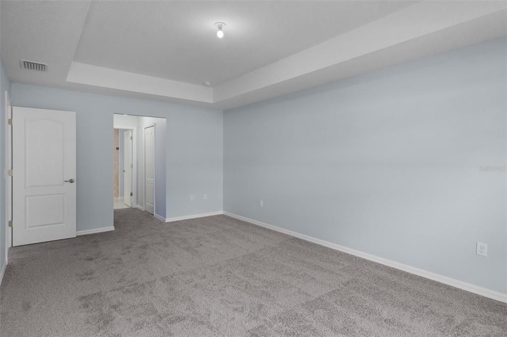 Active With Contract: $349,900 (3 beds, 2 baths, 1965 Square Feet)