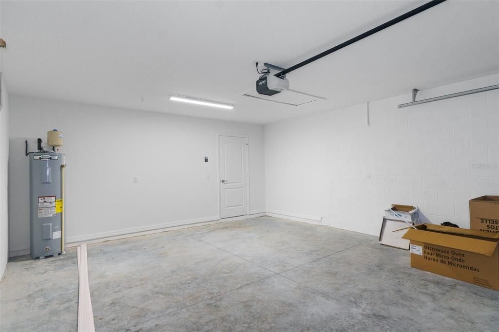 Active With Contract: $349,900 (3 beds, 2 baths, 1965 Square Feet)