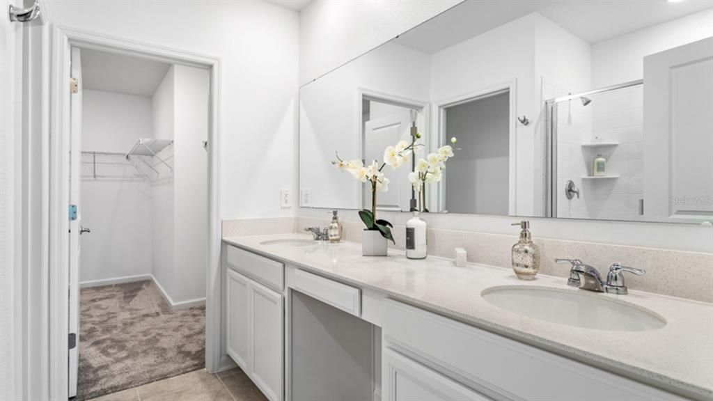 Active With Contract: $344,749 (5 beds, 2 baths, 2427 Square Feet)