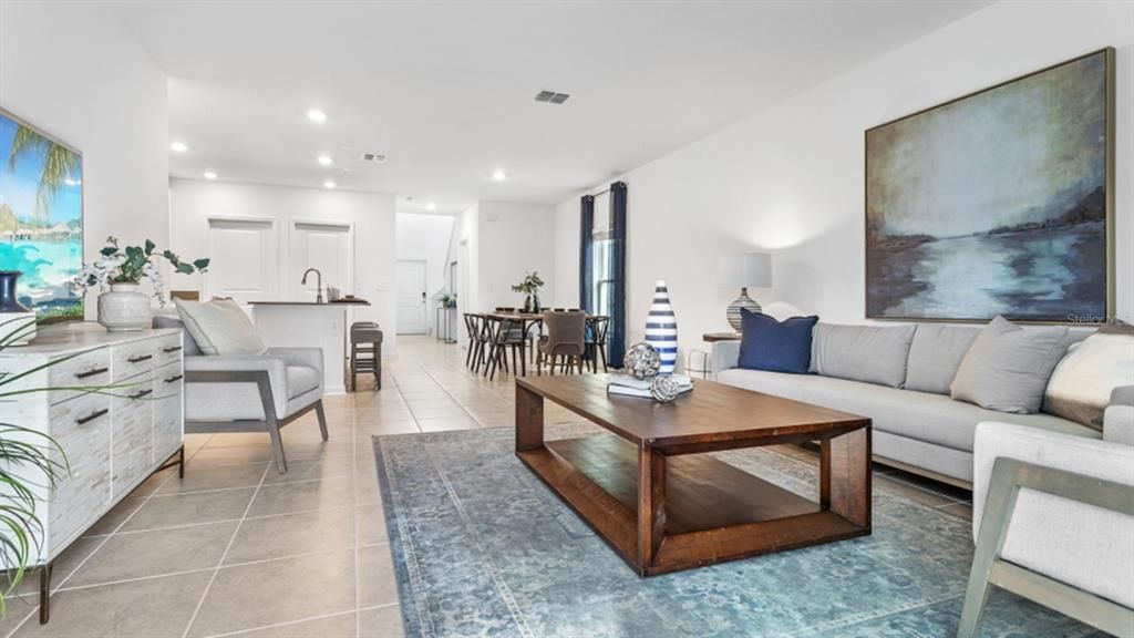 Active With Contract: $344,749 (5 beds, 2 baths, 2427 Square Feet)