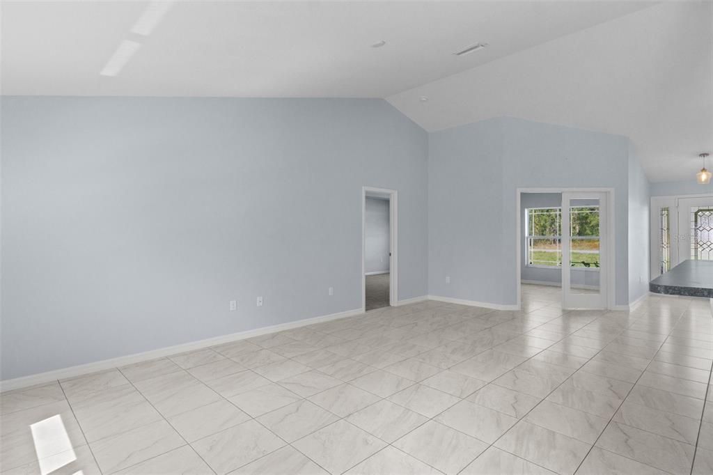 Active With Contract: $349,900 (3 beds, 2 baths, 1965 Square Feet)
