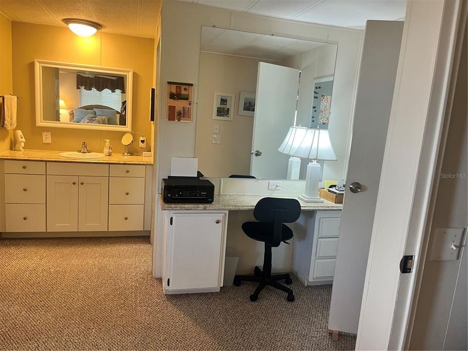 待售: $190,000 (2 贝兹, 2 浴室, 1056 平方英尺)