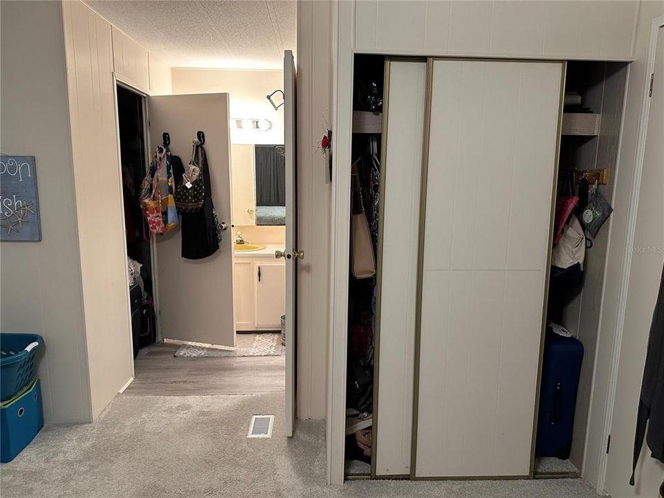 For Sale: $122,500 (2 beds, 2 baths, 1008 Square Feet)