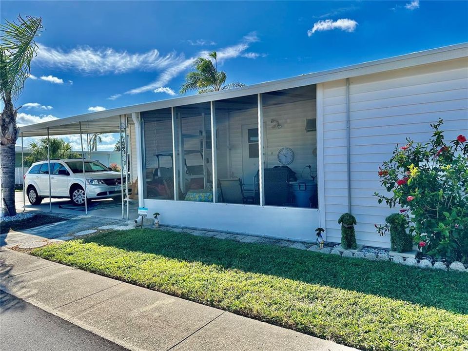 For Sale: $122,500 (2 beds, 2 baths, 1008 Square Feet)