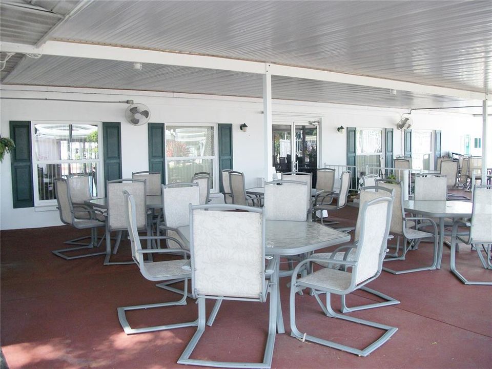 For Sale: $122,500 (2 beds, 2 baths, 1008 Square Feet)