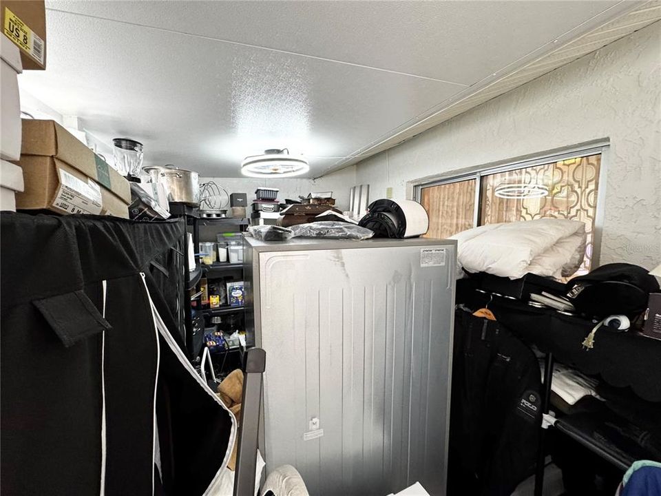 待售: $235,000 (2 贝兹, 2 浴室, 930 平方英尺)