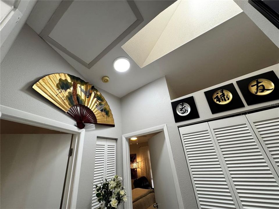 待售: $235,000 (2 贝兹, 2 浴室, 930 平方英尺)