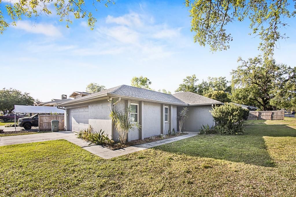 Recently Sold: $249,000 (3 beds, 2 baths, 1348 Square Feet)