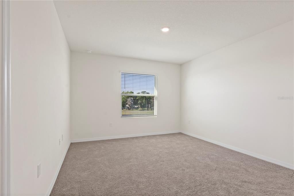 Active With Contract: $299,999 (3 beds, 2 baths, 1758 Square Feet)