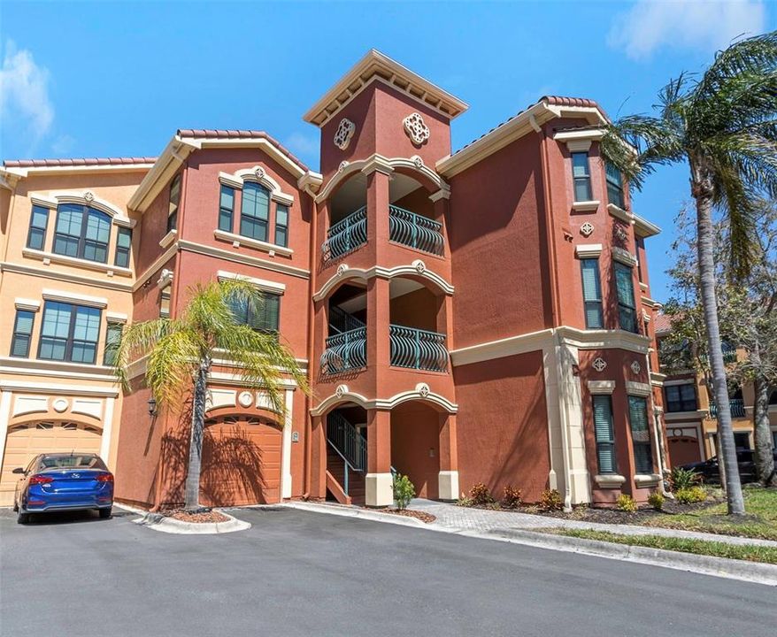 For Sale: $319,900 (2 beds, 2 baths, 1309 Square Feet)