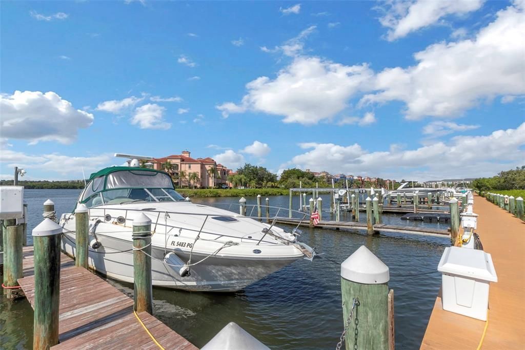 For Sale: $319,900 (2 beds, 2 baths, 1309 Square Feet)