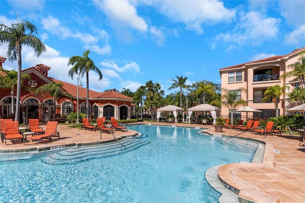 For Sale: $319,900 (2 beds, 2 baths, 1309 Square Feet)