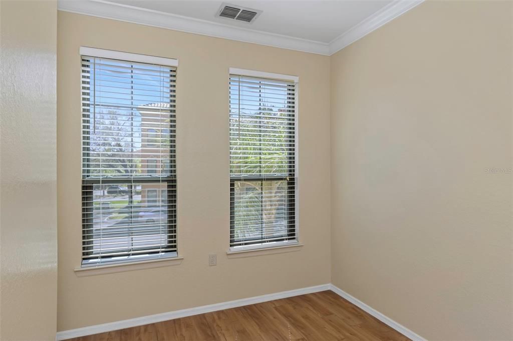 For Sale: $319,900 (2 beds, 2 baths, 1309 Square Feet)