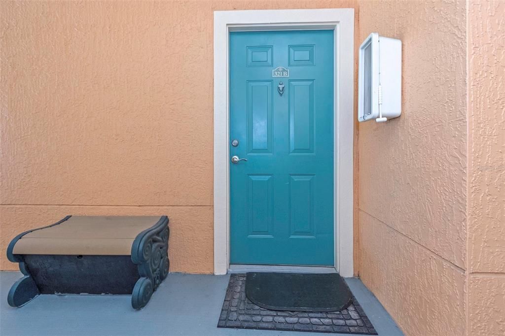 For Sale: $319,900 (2 beds, 2 baths, 1309 Square Feet)