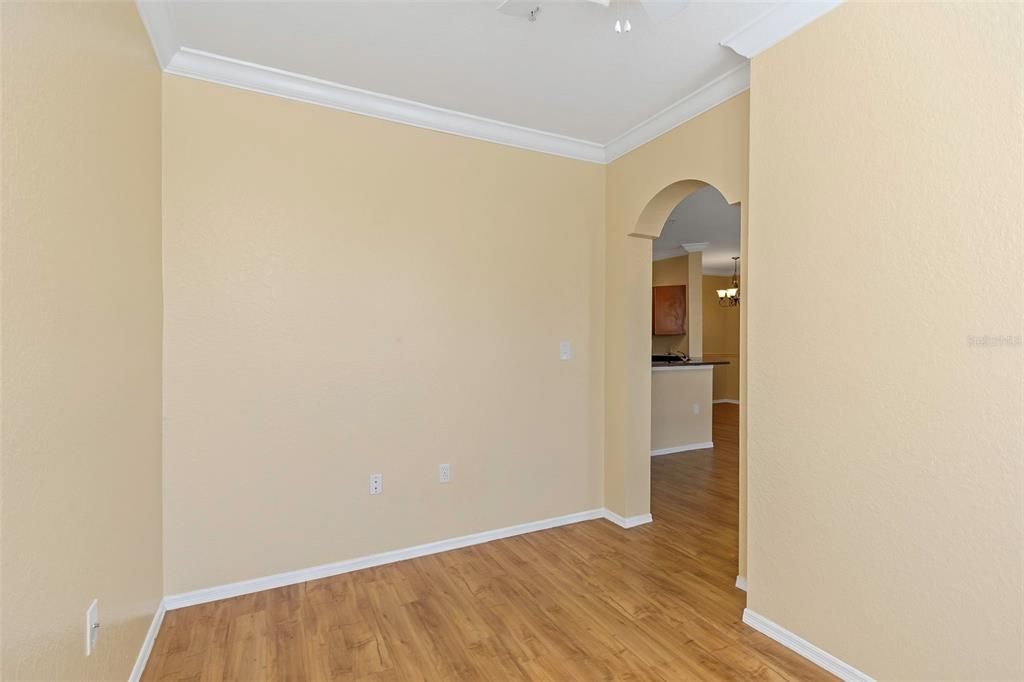 For Sale: $319,900 (2 beds, 2 baths, 1309 Square Feet)