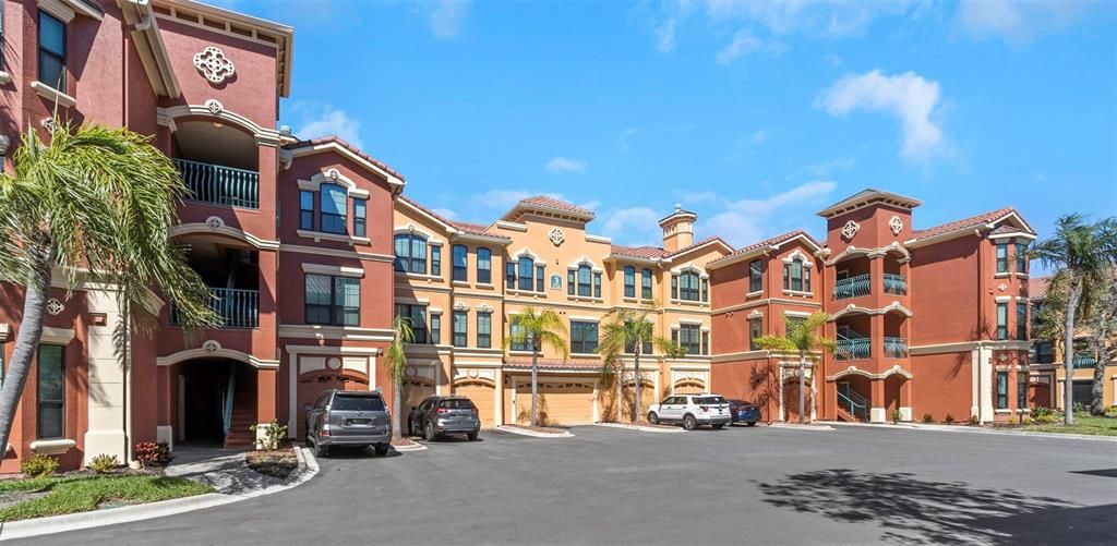 For Sale: $319,900 (2 beds, 2 baths, 1309 Square Feet)