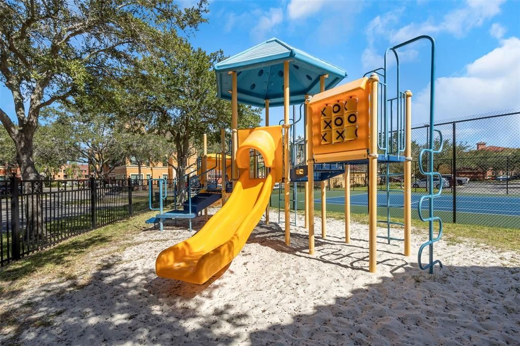 For Sale: $319,900 (2 beds, 2 baths, 1309 Square Feet)