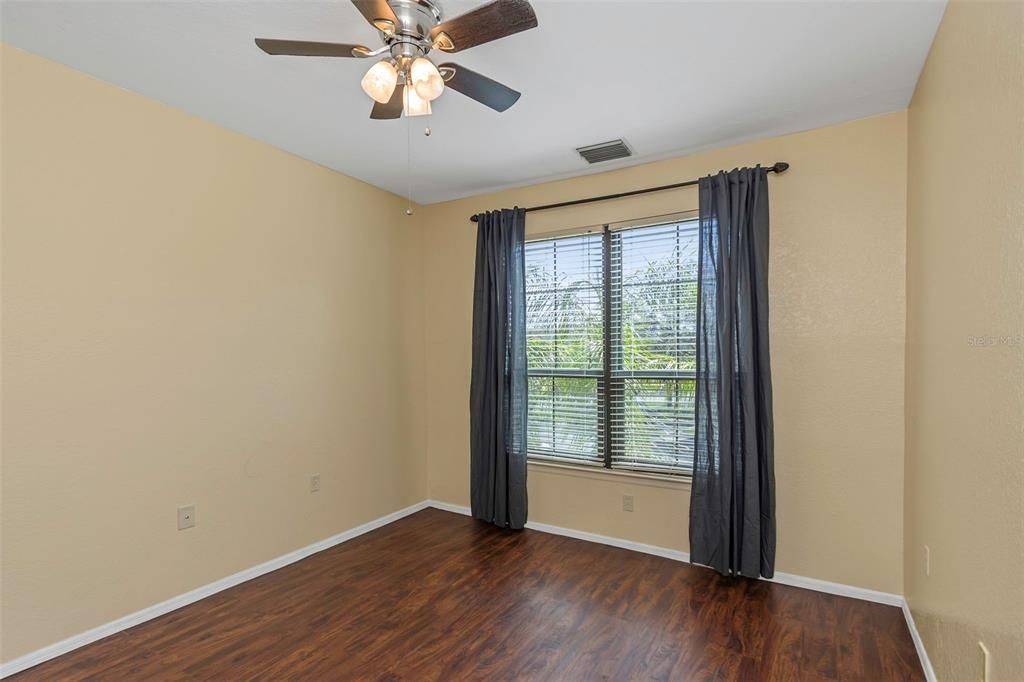 For Sale: $319,900 (2 beds, 2 baths, 1309 Square Feet)