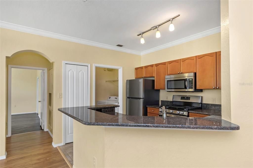 For Sale: $319,900 (2 beds, 2 baths, 1309 Square Feet)