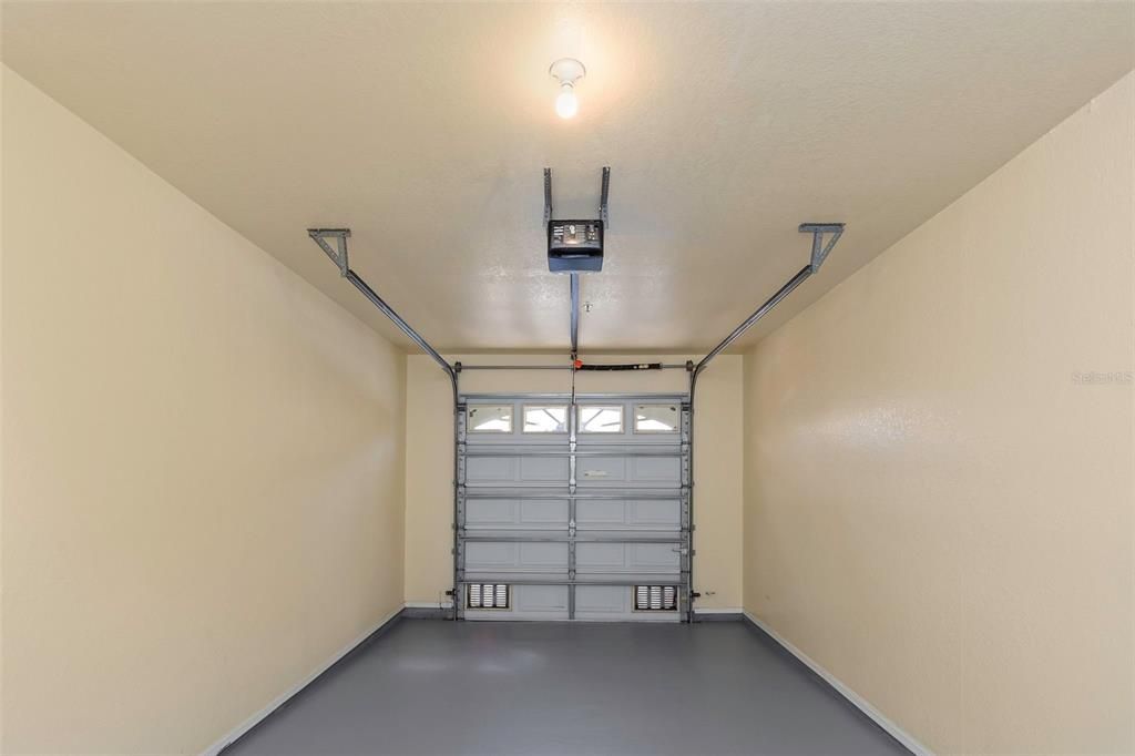 For Sale: $319,900 (2 beds, 2 baths, 1309 Square Feet)