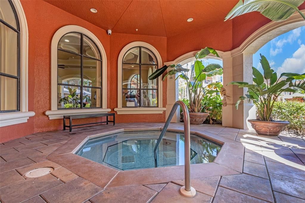 For Sale: $319,900 (2 beds, 2 baths, 1309 Square Feet)